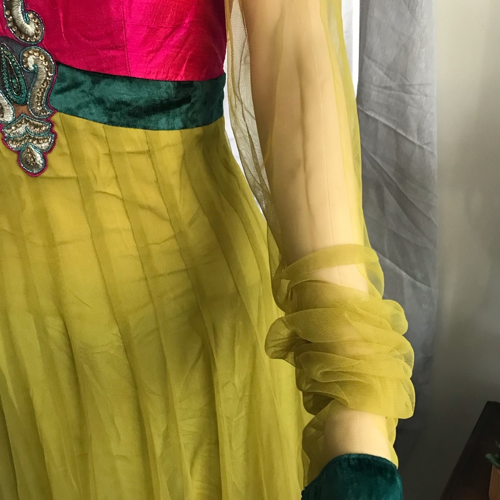 Silk netted velvet detail handcrafted ethnicwear - Picture 5 of 7